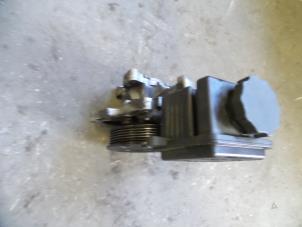 Used Power steering pump Mercedes CLK (W208) 3.2 320 V6 18V Price on request offered by Autodemontage Joko B.V.