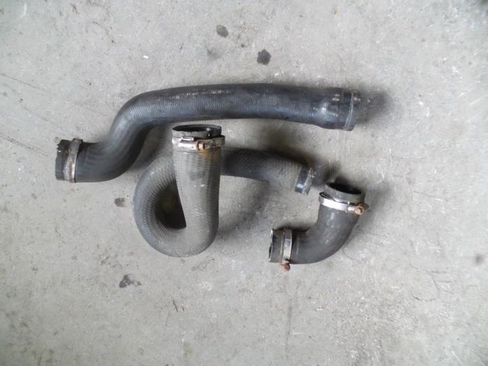 Gebrauchte Intercooler Schlauch Opel Astra H GTC (L08) 1.3 CDTI 16V Ecotec Preis auf Anfrage angeboten von Autodemontage Joko B.V.