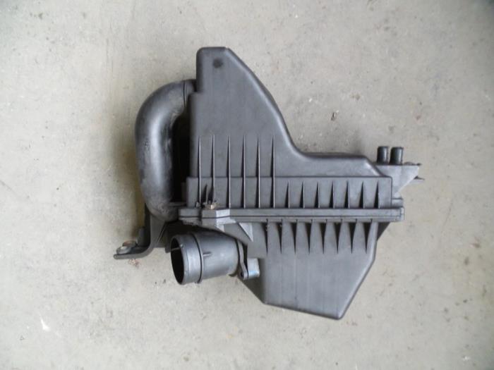 Begagnade Luftfilterhus Suzuki Swift (ZA/ZC/ZD1/2/3/9) 1.3 D 16V Pris på förfrågan erbjuds av Autodemontage Joko B.V.