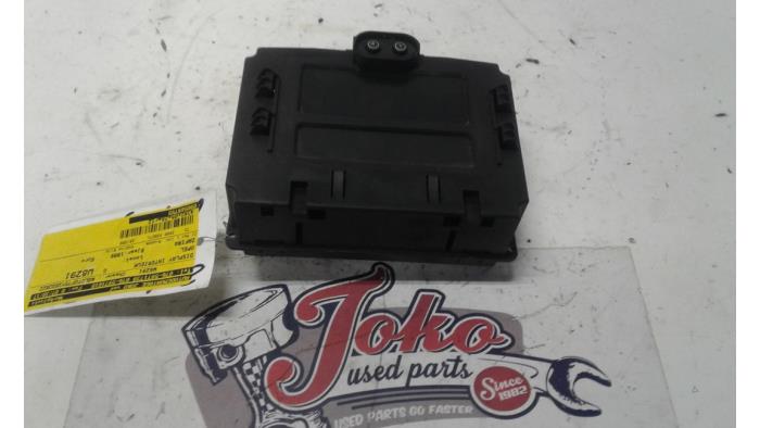 Begagnade Innerdisplay Opel Zafira (F75) 2.0 DI 16V Pris på förfrågan erbjuds av Autodemontage Joko B.V.