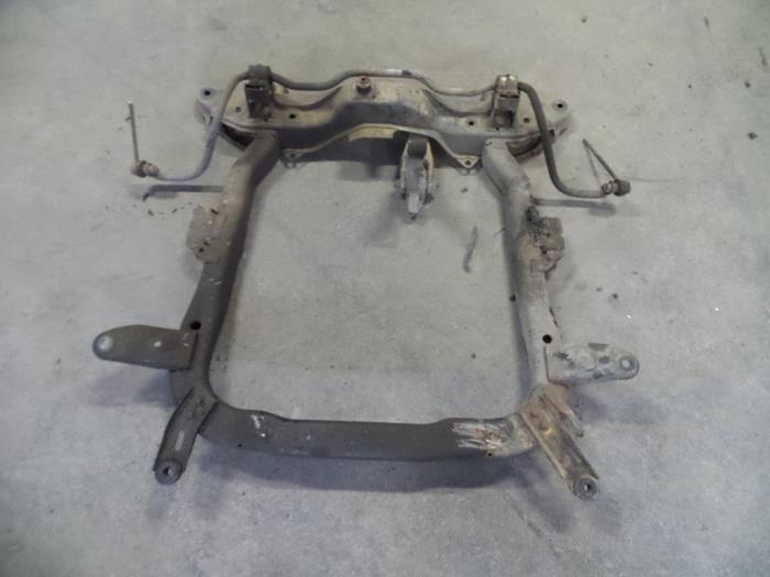 Subframe from a Opel Corsa C (F08/68) 1.0 12V 2001