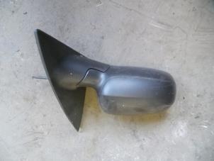 Used Wing mirror, right Opel Corsa C (F08/68) 1.0 12V Price on request offered by Autodemontage Joko B.V.