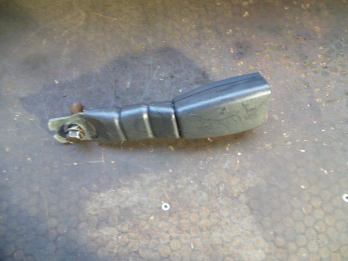 Front seatbelt buckle, right from a Kia Picanto (BA) 1.0 12V 2007