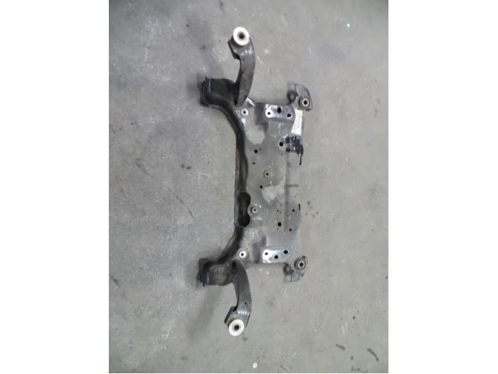 Usados Subchasis Ford Focus 3 1.6 Ti-VCT 16V 125 Precio de solicitud ofrecido por Autodemontage Joko B.V.