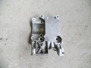 Used Air conditioning bracket Ford Focus 3 1.6 Ti-VCT 16V 125 Price on request offered by Autodemontage Joko B.V.