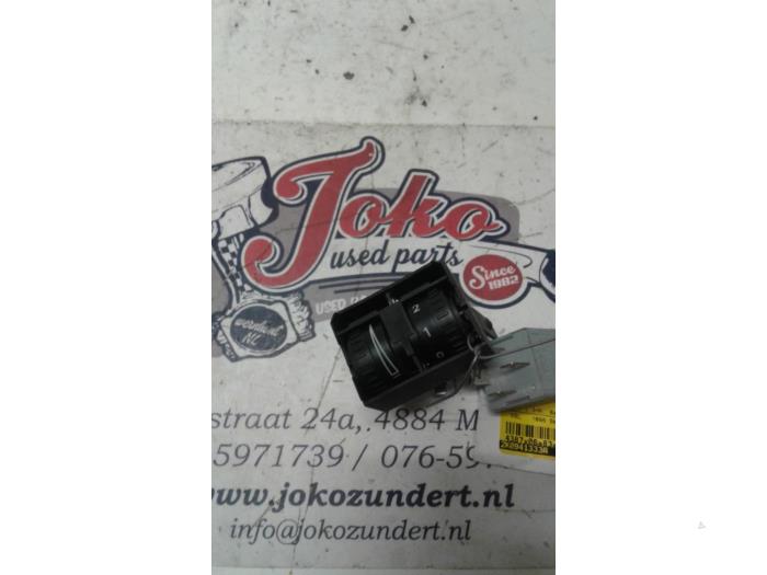 Begagnade Relä Volkswagen Caddy III (2KA,2KH,2CA,2CH) 1.9 TDI Pris på förfrågan erbjuds av Autodemontage Joko B.V.
