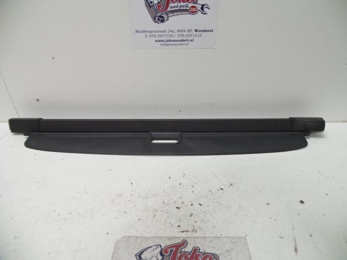 Luggage compartment cover from a Opel Vectra C Caravan 2.2 DIG 16V 2006