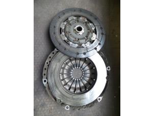 Used Pressure plate Opel Vectra C Caravan 2.2 DIG 16V Price on request offered by Autodemontage Joko B.V.