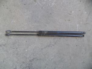Used Rear gas strut, left Opel Vectra C Caravan 2.2 DIG 16V Price on request offered by Autodemontage Joko B.V.