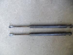 Used Rear gas strut, left BMW 3 serie (E46/2) M3 3.2 24V Price on request offered by Autodemontage Joko B.V.