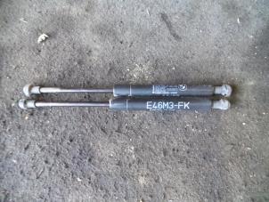 Used Bonnet gas strut, left BMW 3 serie (E46/2) M3 3.2 24V Price on request offered by Autodemontage Joko B.V.