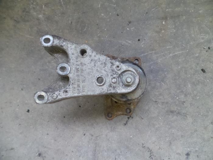Usados Soporte de motor Volkswagen Polo IV (9N1/2/3) 1.2 12V Precio de solicitud ofrecido por Autodemontage Joko B.V.