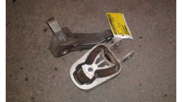 Used Engine mount Ford S-Max (GBW) 2.0 TDCi 16V 140 Price on request offered by Autodemontage Joko B.V.
