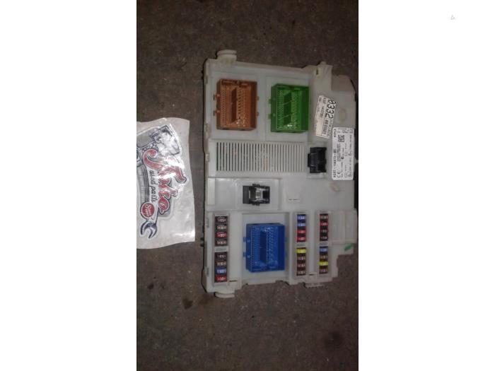 Fuse box from a Ford S-Max (GBW) 2.0 TDCi 16V 140 2010