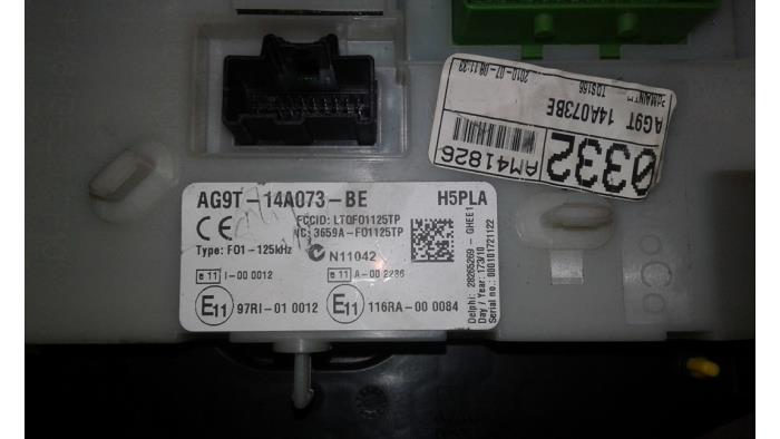 Caja de fusibles de un Ford S-Max (GBW) 2.0 TDCi 16V 140 2010