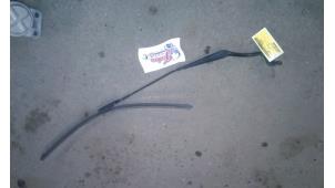 Used Front wiper arm Ford S-Max (GBW) 2.0 TDCi 16V 140 Price on request offered by Autodemontage Joko B.V.