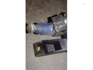 Used Injector (petrol injection) Peugeot 206 (2A/C/H/J/S) 1.6 XS,XT Price on request offered by Autodemontage Joko B.V.