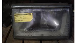 Used Headlight, right Volvo 2-Serie Price on request offered by Autodemontage Joko B.V.