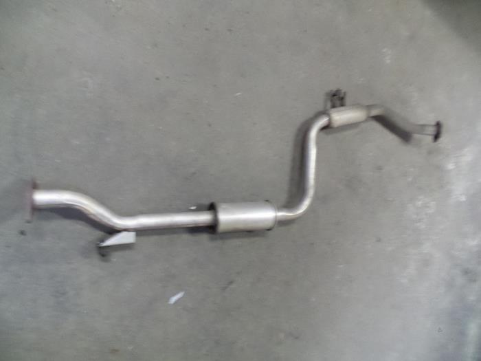 Gebrauchte Auspuff Mitteldämpfer Mitsubishi Carisma 1.6i 16V Preis auf Anfrage angeboten von Autodemontage Joko B.V.
