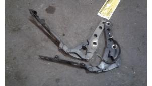 Used Bonnet Hinge BMW 3 serie (E46/2) 318 Ci 16V Price on request offered by Autodemontage Joko B.V.