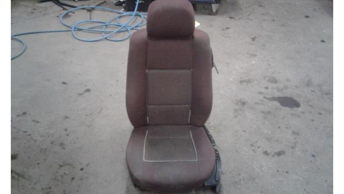 Seat, left from a BMW 3 serie (E46/2) 318 Ci 16V 2002