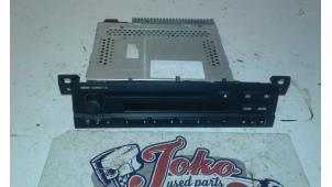 Used Radio CD player BMW 3 serie (E46/2) 318 Ci 16V Price on request offered by Autodemontage Joko B.V.
