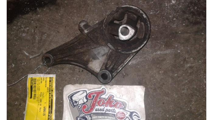 Usagé Support moteur Opel Zafira (F75) 1.8 16V Prix sur demande proposé par Autodemontage Joko B.V.