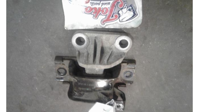 Engine mount from a Opel Corsa D 1.2 16V 2010