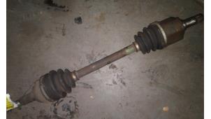 Used Front drive shaft, left Kia Sephia (FA/FB22) 1.6i Price on request offered by Autodemontage Joko B.V.