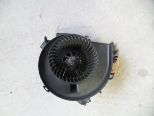 Usados Motor de ventilador de calefactor Opel Tigra Twin Top 1.3 CDTi 16V Precio de solicitud ofrecido por Autodemontage Joko B.V.