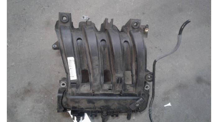Używane Kolektor dolotowy Renault Twingo (C06) 1.2 16V Cena na żądanie oferowane przez Autodemontage Joko B.V.
