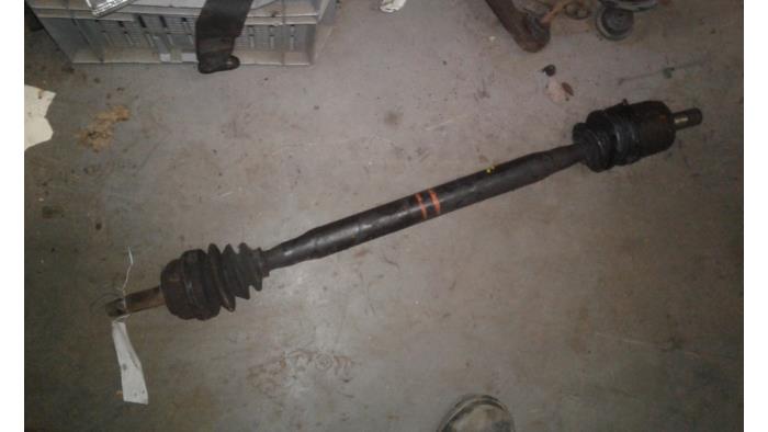 Front drive shaft, left from a Honda Civic 1987