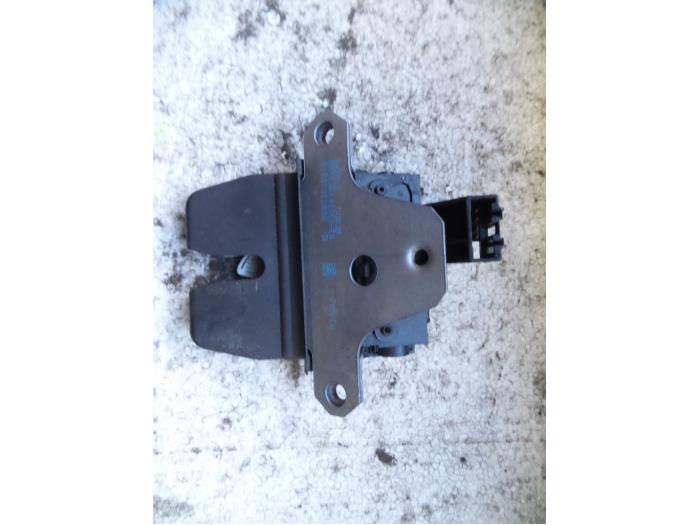 Tailgate lock mechanism from a Ford S-Max (GBW) 2.0 TDCi 16V 140 2006