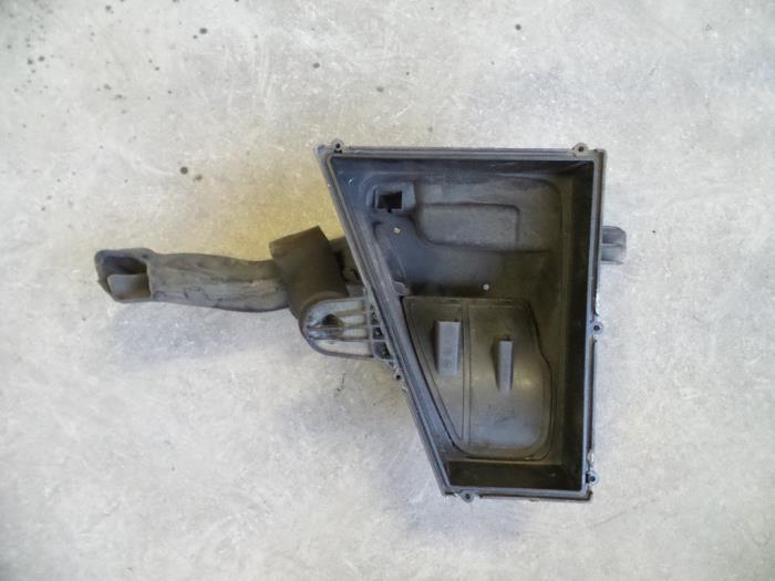 Gebrauchte Luftfiltergehäuse Ford S-Max (GBW) 2.0 TDCi 16V 140 Preis auf Anfrage angeboten von Autodemontage Joko B.V.