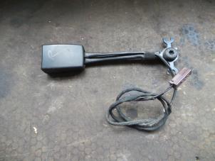 Used Front seatbelt buckle, right Ford S-Max (GBW) 2.0 TDCi 16V 140 Price on request offered by Autodemontage Joko B.V.
