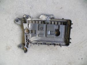 Used Battery box Volkswagen Caddy III (2KA,2KH,2CA,2CH) 1.9 TDI Price on request offered by Autodemontage Joko B.V.