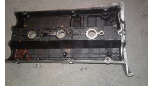 Ventildeckel van een Kia Sorento I (JC) 3.5 V6 24V 2006
