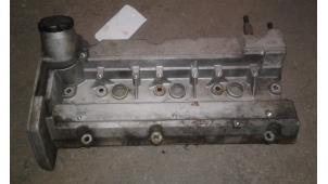 Ventildeckel van een Kia Sorento I (JC) 3.5 V6 24V 2006