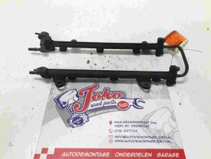 Used Fuel injector nozzle Kia Sorento I (JC) 3.5 V6 24V Price on request offered by Autodemontage Joko B.V.