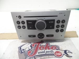 Używane Radioodtwarzacz CD Opel Meriva 1.6 16V Cena na żądanie oferowane przez Autodemontage Joko B.V.