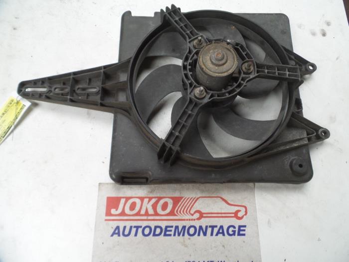 Używane Wentylator Fiat Brava (182B) 1.4 S,SX 12V Cena na żądanie oferowane przez Autodemontage Joko B.V.