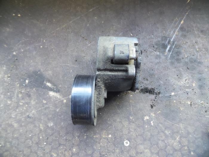 Usados Rodillo tensor correa múltiple Fiat Fiorino (225) 1.3 JTD 16V Multijet Precio de solicitud ofrecido por Autodemontage Joko B.V.