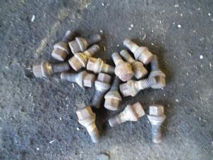 Used Set of wheel bolts Fiat Fiorino (225) 1.3 JTD 16V Multijet Price on request offered by Autodemontage Joko B.V.