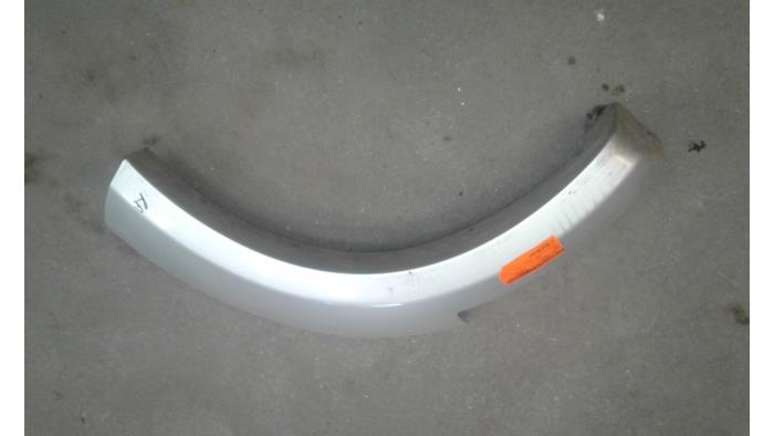 Usados Extensor de guardabarros Dodge Nitro 3.7 STX V6 4x4 Autom. Precio de solicitud ofrecido por Autodemontage Joko B.V.