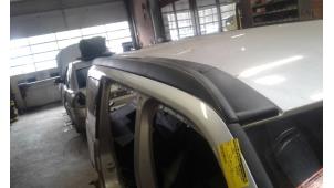 Used Roof rail, right Dodge Nitro 3.7 STX V6 4x4 Autom. Price on request offered by Autodemontage Joko B.V.