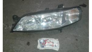 Used Headlight, left Opel Vectra B Caravan (31) 1.6 16V Price on request offered by Autodemontage Joko B.V.