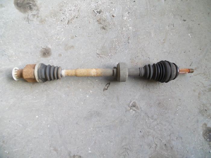 Front drive shaft, right from a Dacia Logan (LS) 1.4 2006