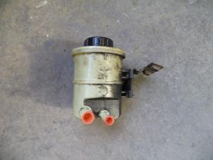 Used Power steering fluid reservoir Dacia Logan (LS) 1.4 Price on request offered by Autodemontage Joko B.V.