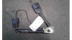 Used Seatbelt tensioner, left Ford Fusion 1.4 16V Price on request offered by Autodemontage Joko B.V.