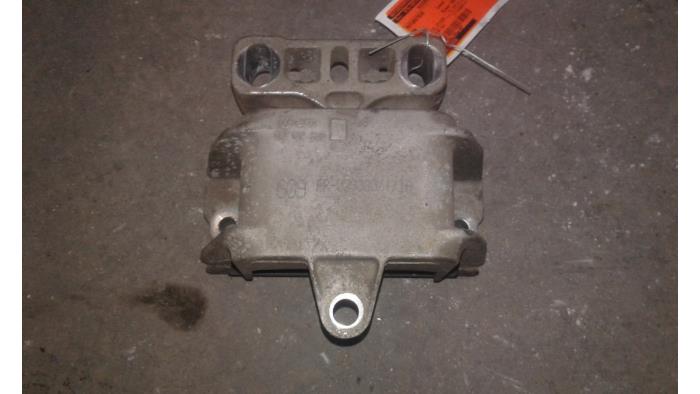 Used Engine mount Volkswagen Golf IV Variant (1J5) 1.6 Price on request offered by Autodemontage Joko B.V.